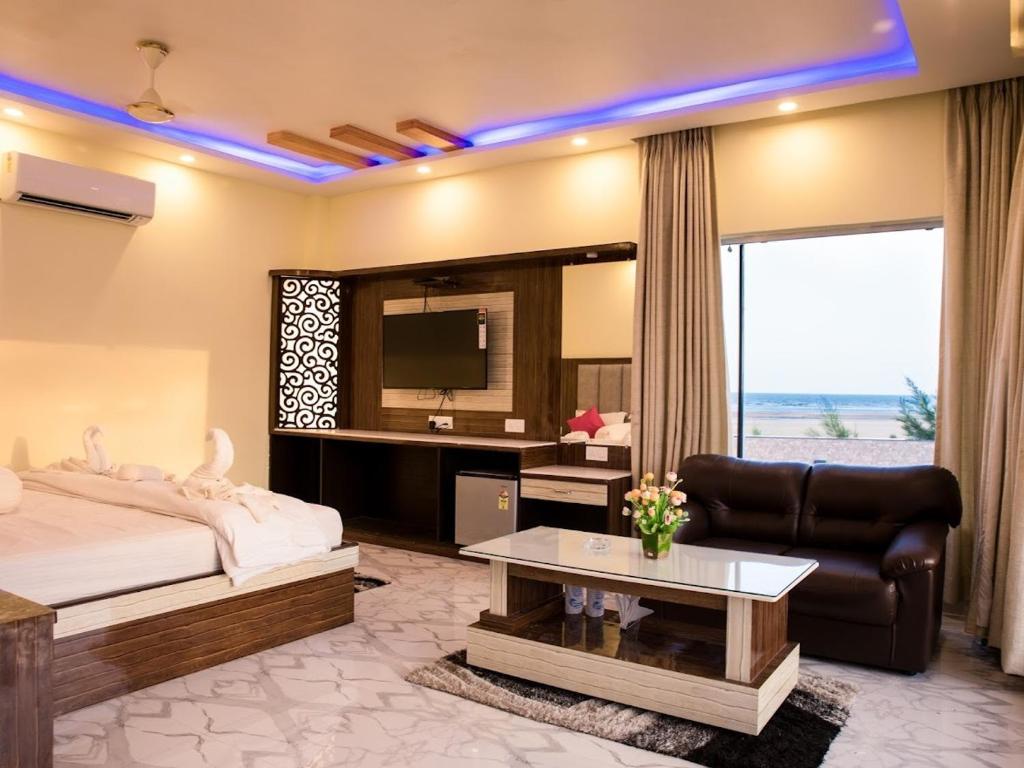 Dolphin Beach Resort – photo 3