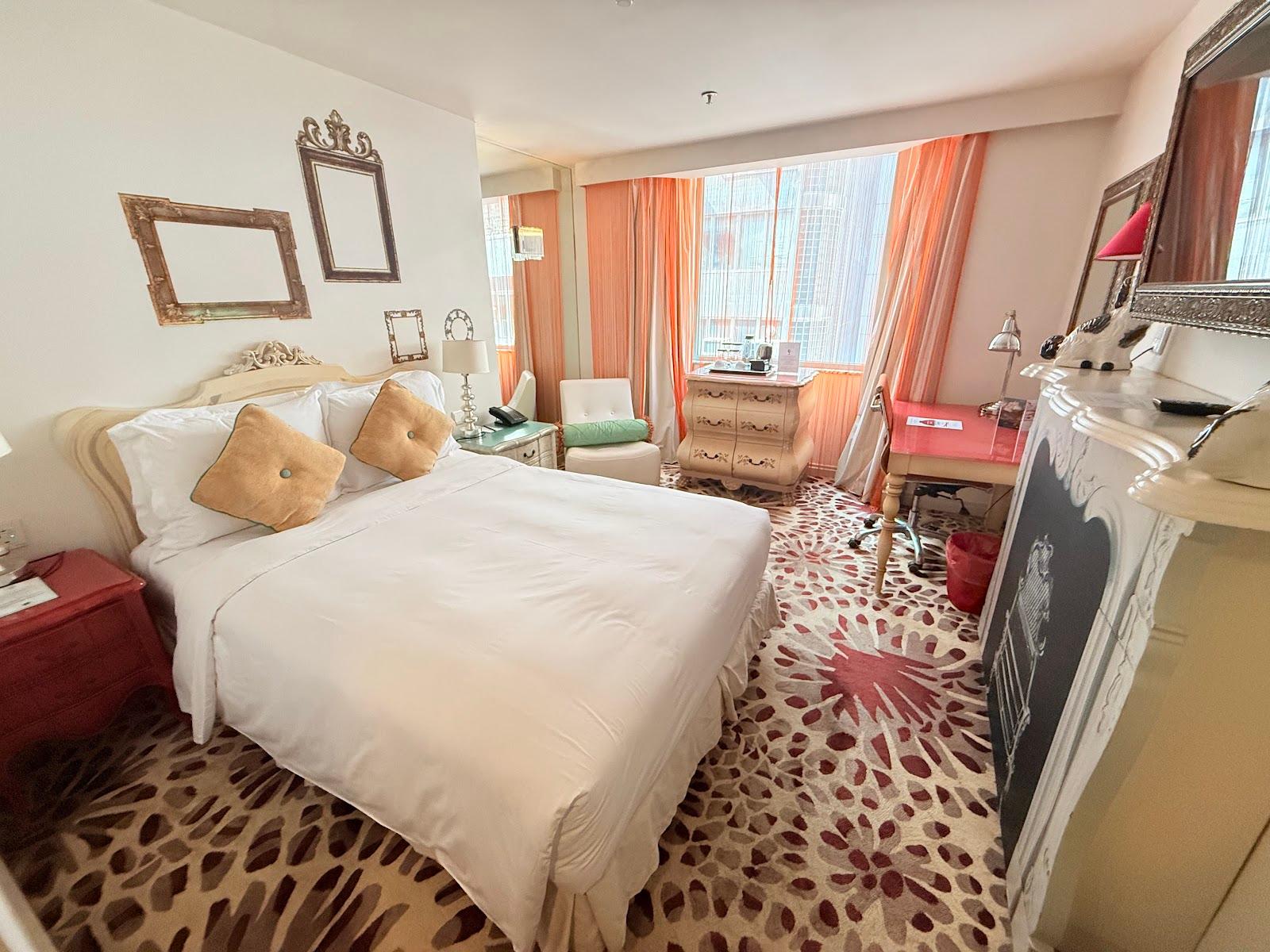 The Luxe Manor – photo 3
