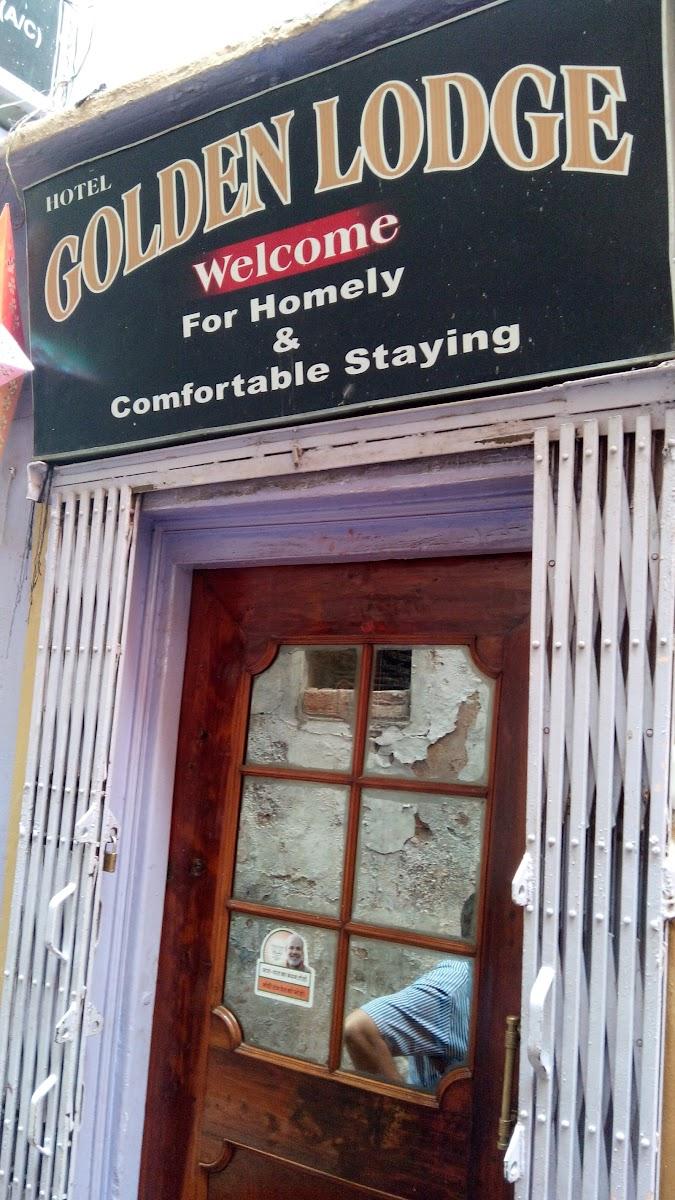 Golden lodge varanasi – photo 1