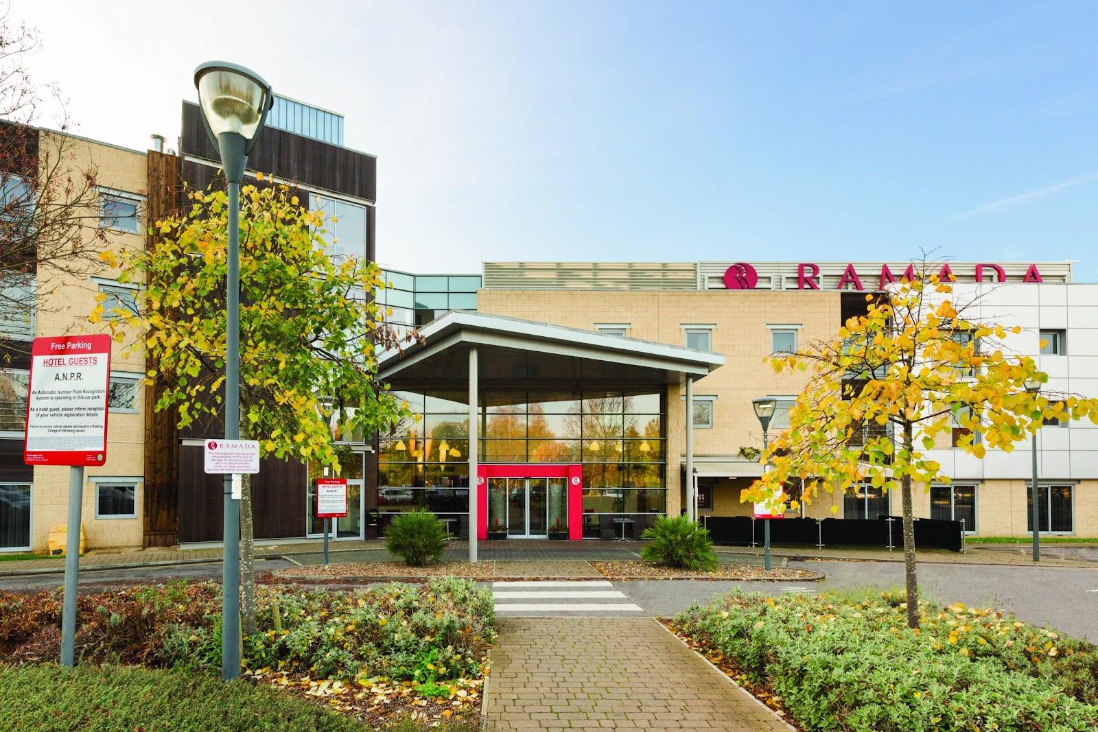 Ramada London North M1 – photo 1