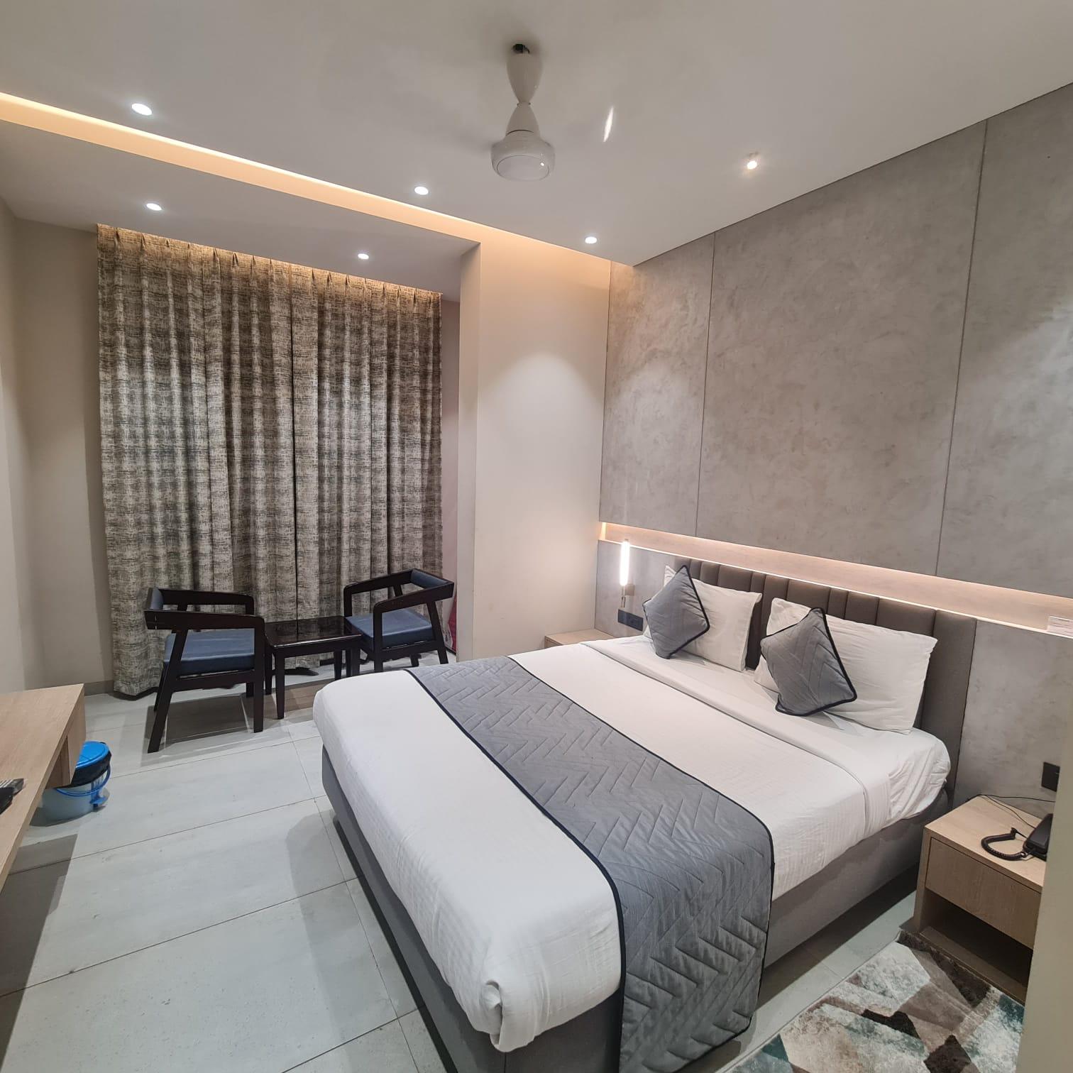 Hotel Laksh – photo 1