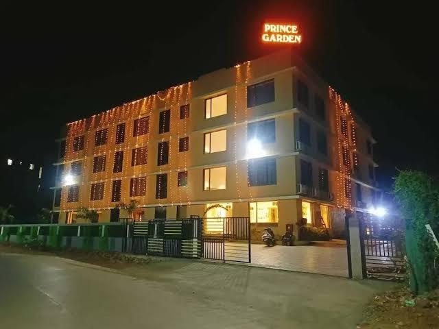 Hotel Prince Garden Daman – photo 4