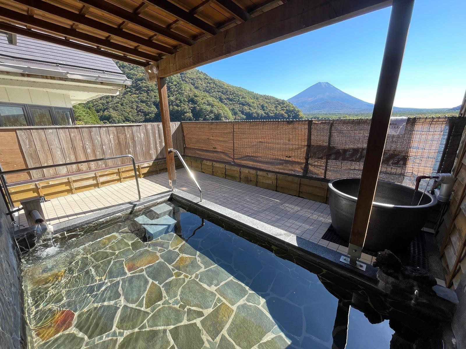 Shoji Lake Hotel