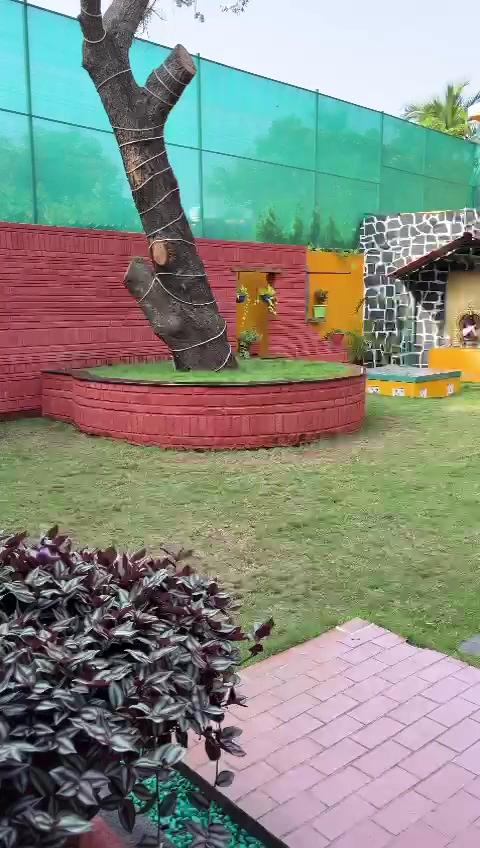 LA COURTYARD – photo 2