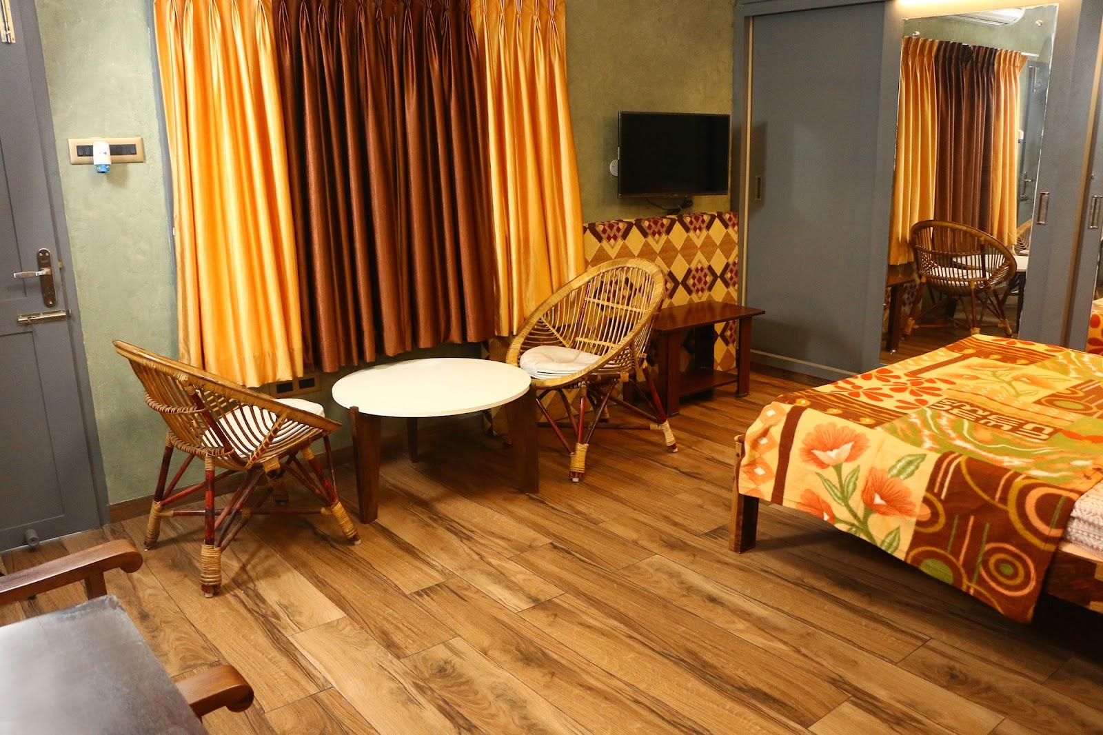 Penthouse 2BHK with Bathtub and Terrace – photo 3