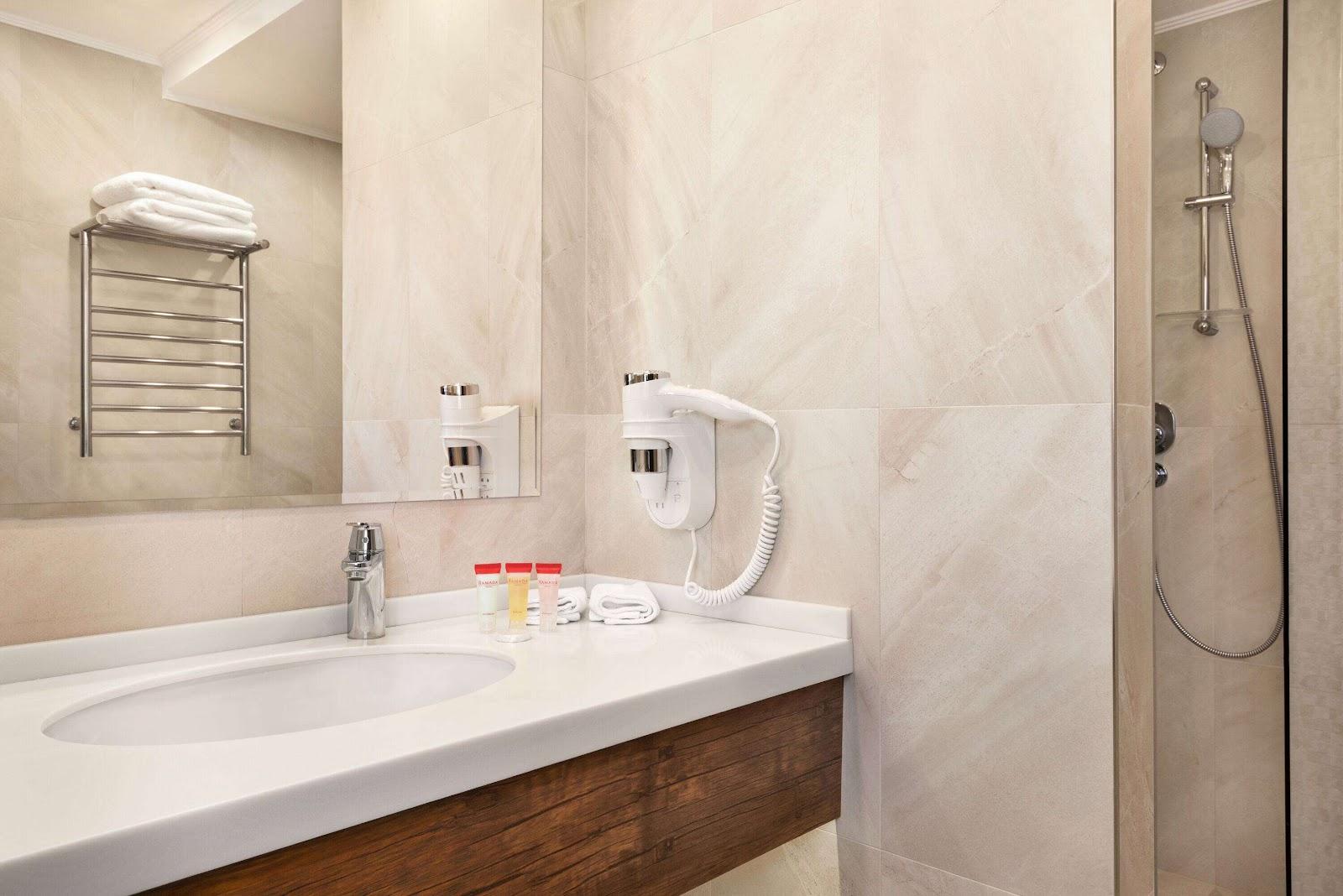 Ramada Hotel & Suites by Wyndham Yerevan – photo 4