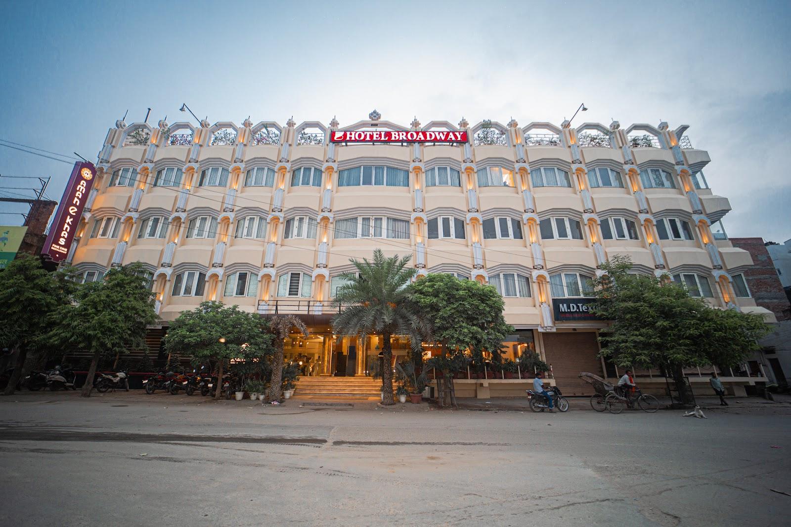 New Hotel Broadway – photo 1