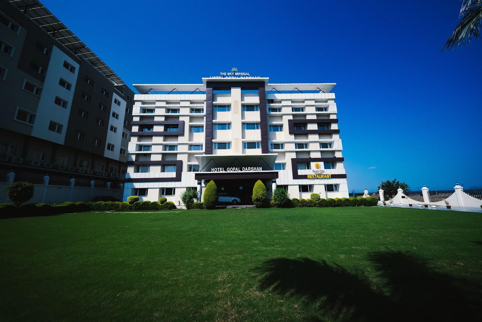 The Sky Imperial- Hotel Gopal Darshan