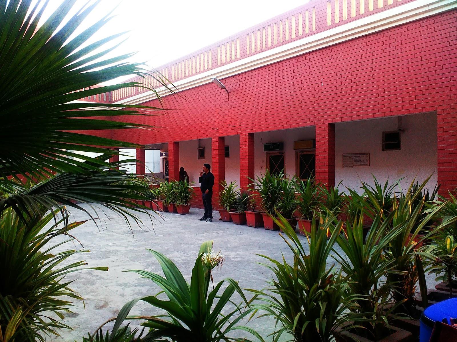 Lucknow Junction Retiring room – photo 1