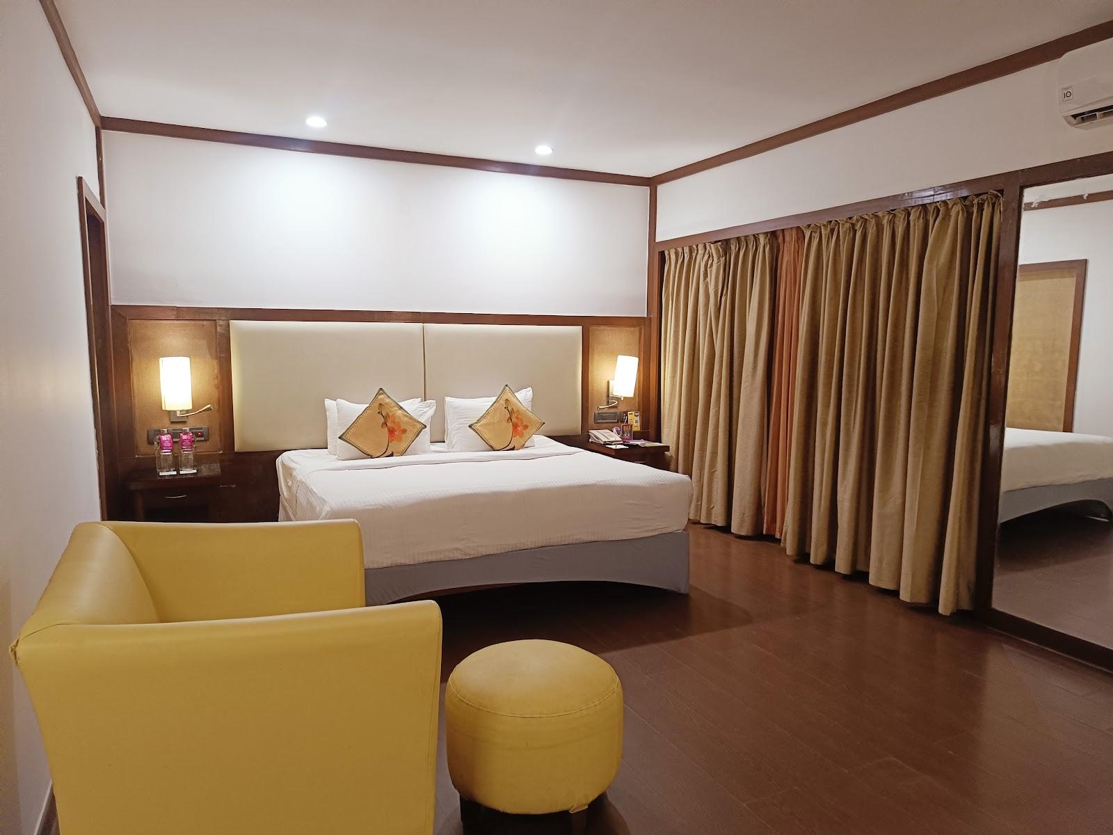 Royal Orchid Resort & Convention Centre – photo 3