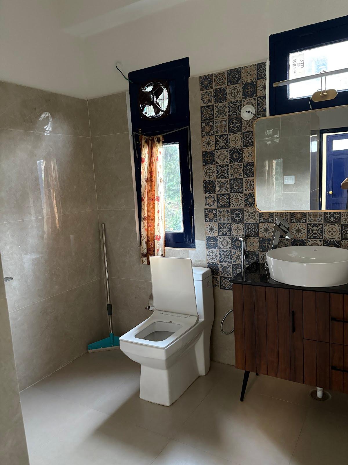 Whistling Pines Homestay ( mountain facing rooms ) – photo 2