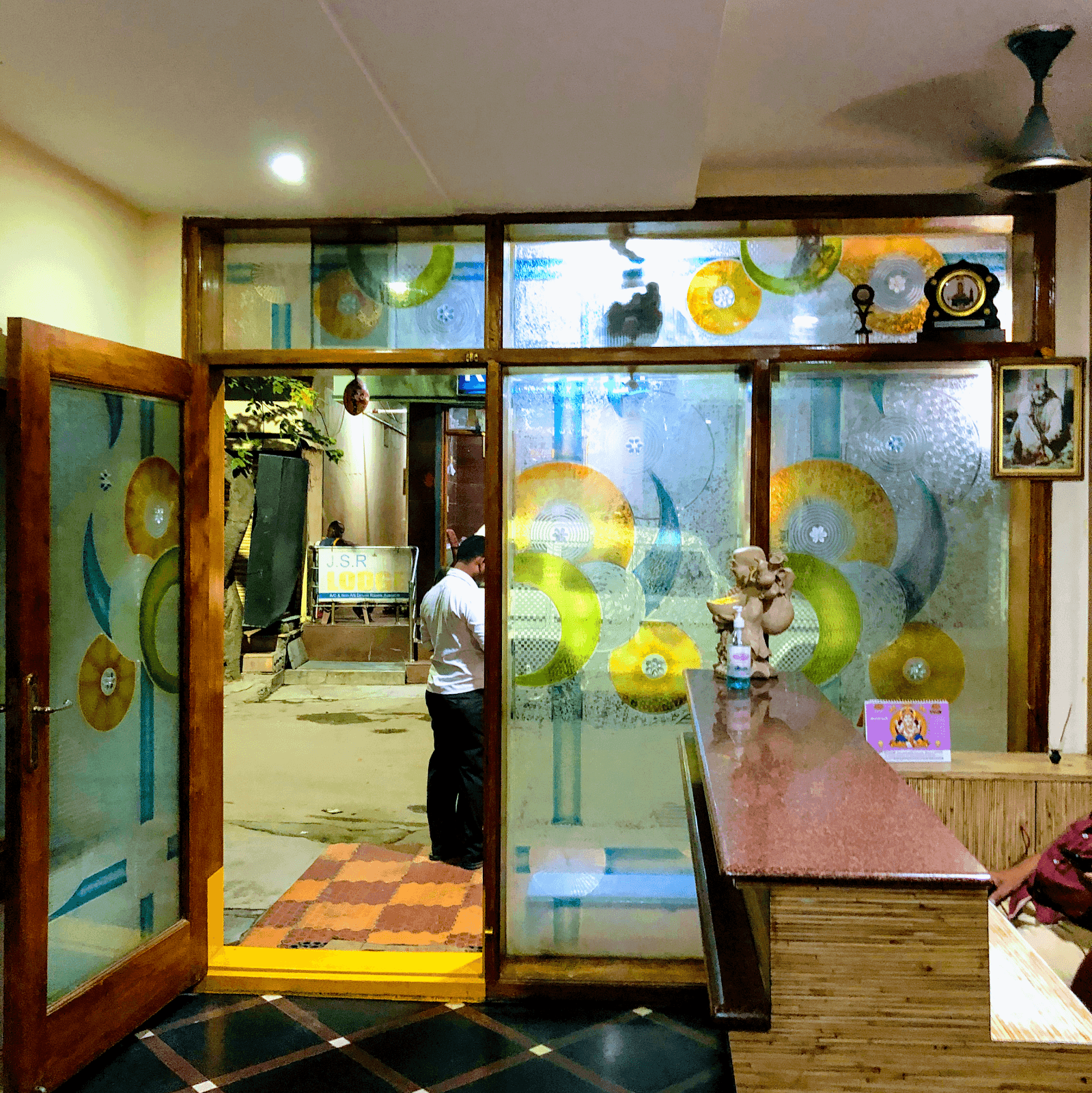 Hotel Suprabath Towers – photo 3
