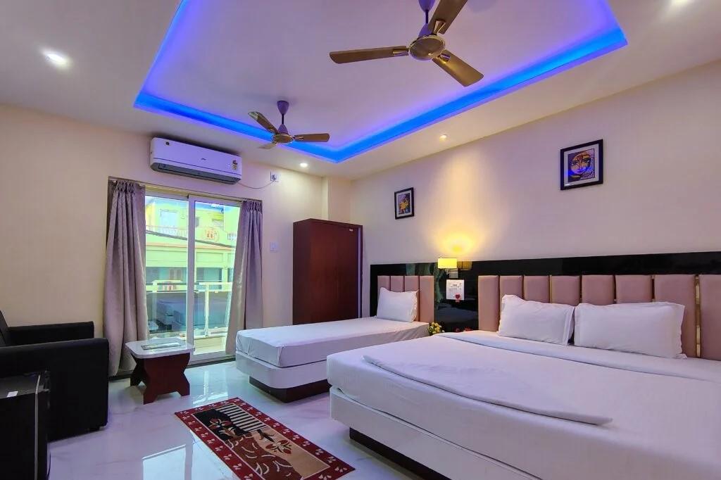 Hotel Lahari Puri – photo 3
