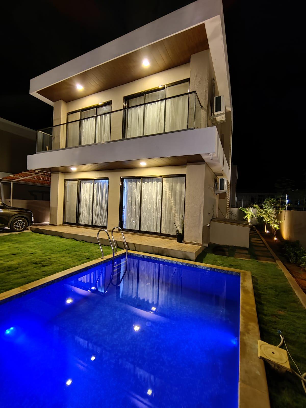 Casa Del Capitan-2BHK Villa with Private Pool and Lawn