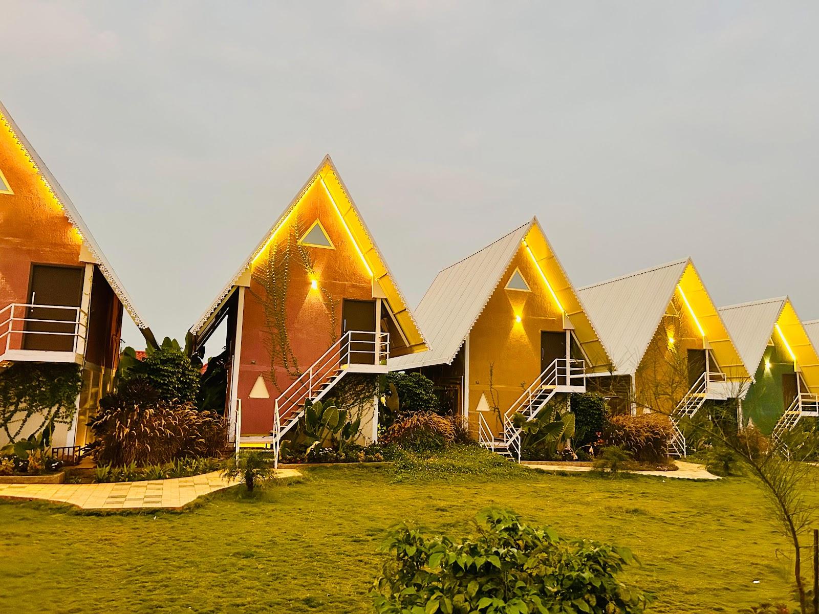 Sakhi Luxury Lake View Resort – photo 1