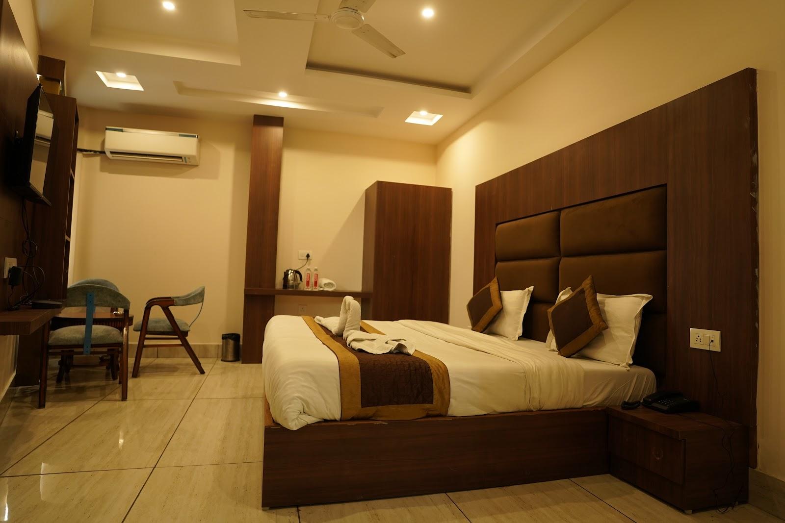 Hotel Divine Aura - A Premium Hotel – photo 2