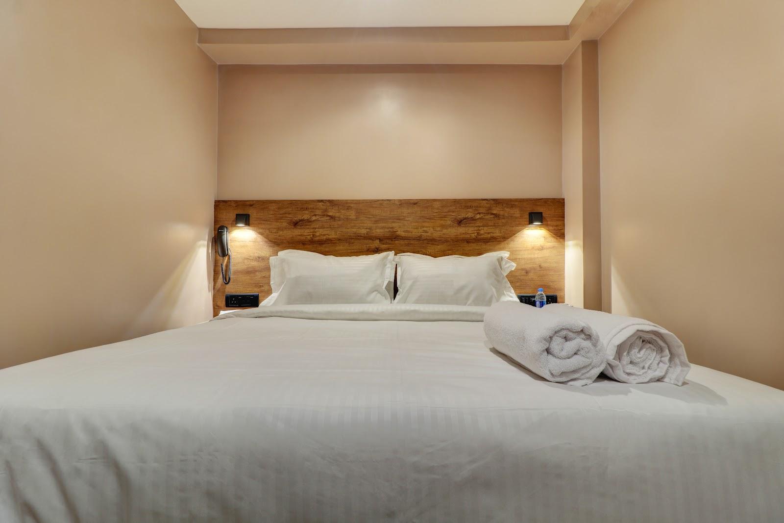 EMBRACE INN – photo 2