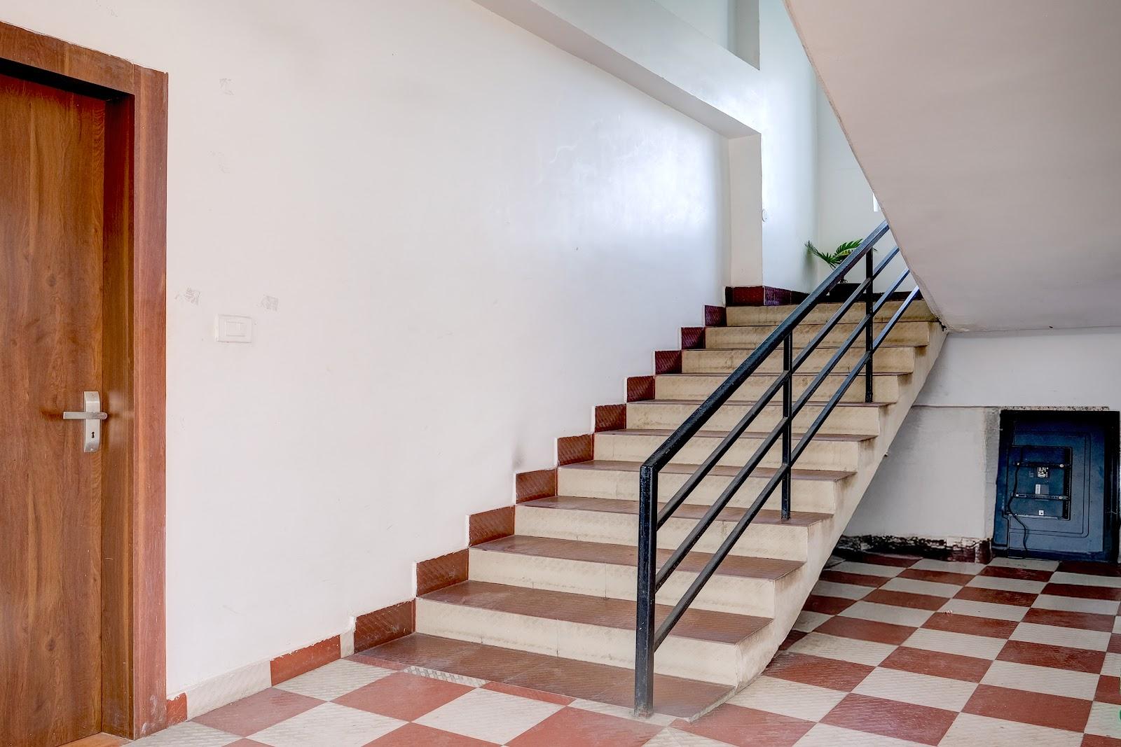 Townhouse ISBT Guwahati Formerly THE PINNACLE INN – photo 4