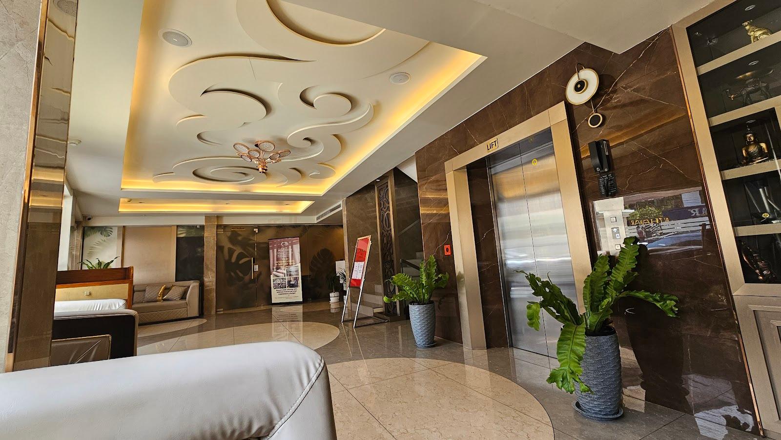 Pentagon Hotel – photo 4