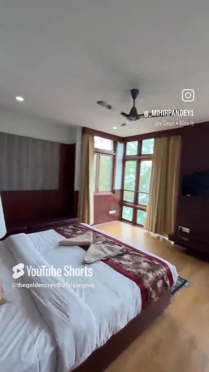 The Golden Crest Hotel – photo 2