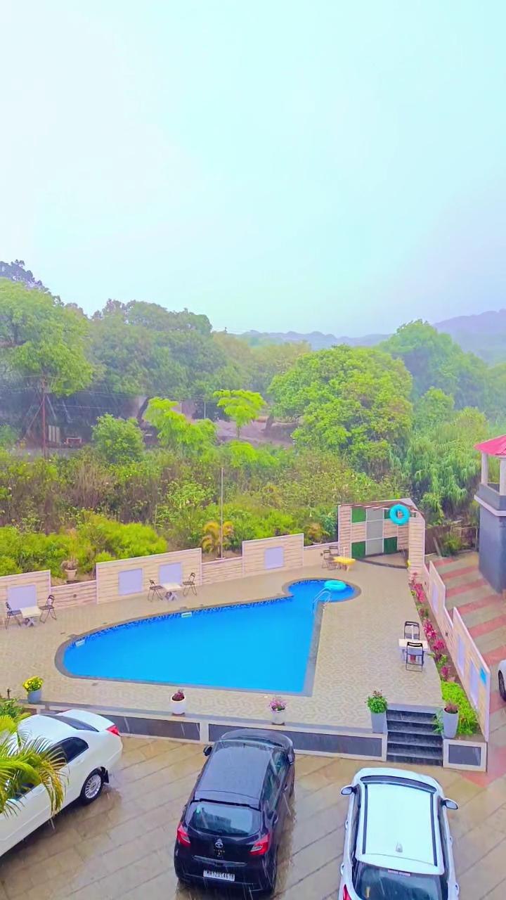 Treebo Jp Cottage With Swimming Pool – photo 4