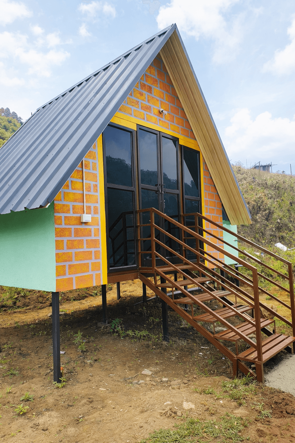 Roamrustic Vattavada Woodhouse & Tent Stay
