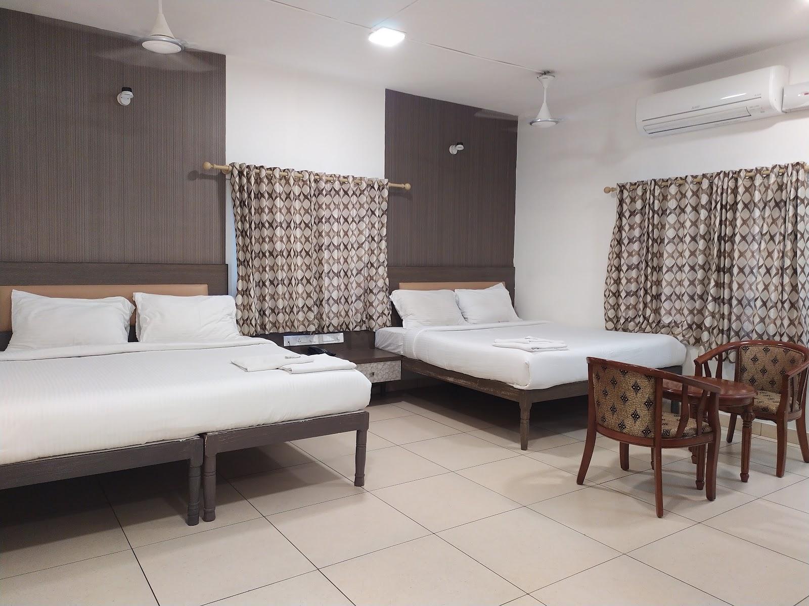 Hotel Sownthariyam – photo 3