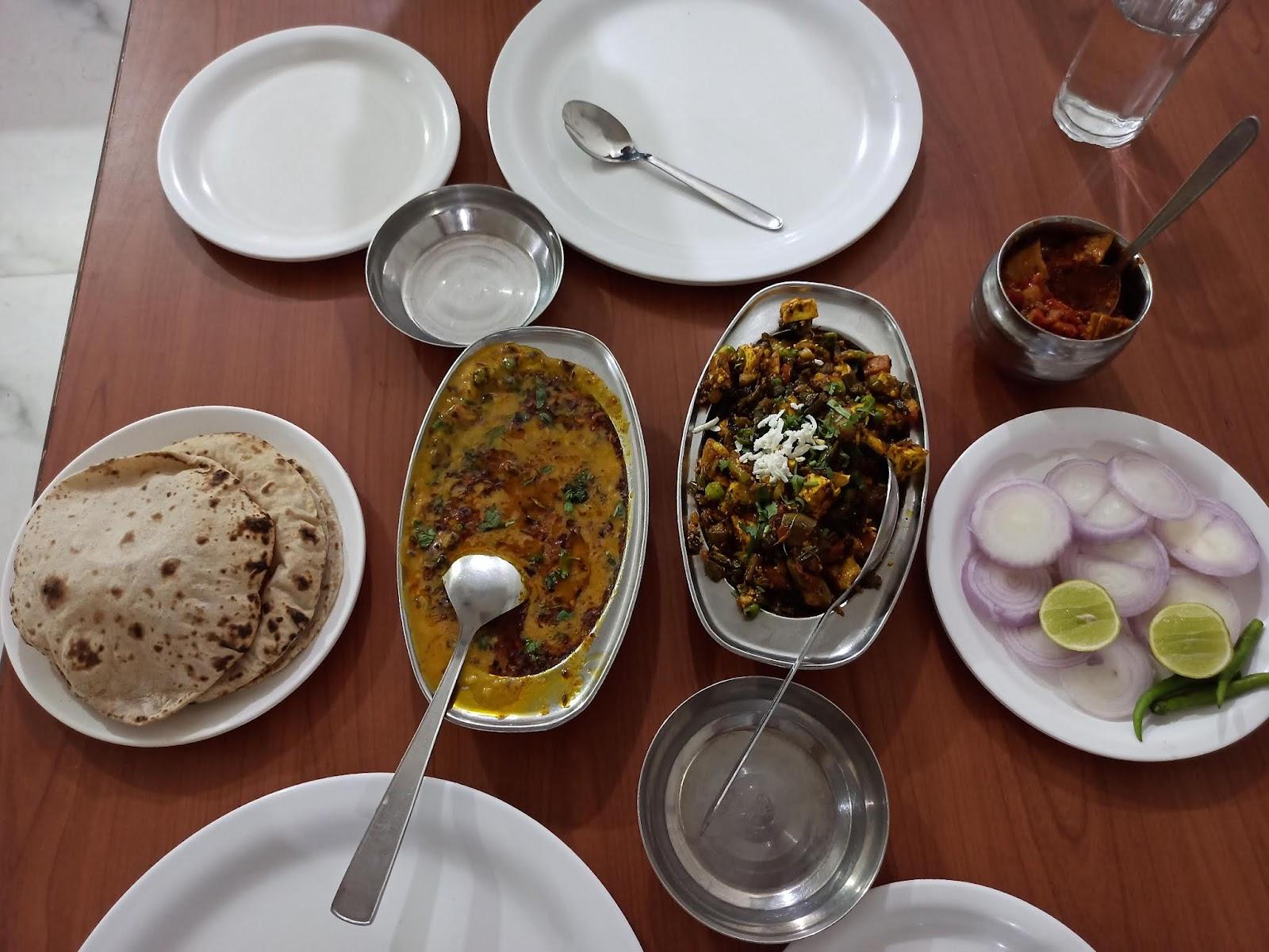 Hotel Avantika – photo 4