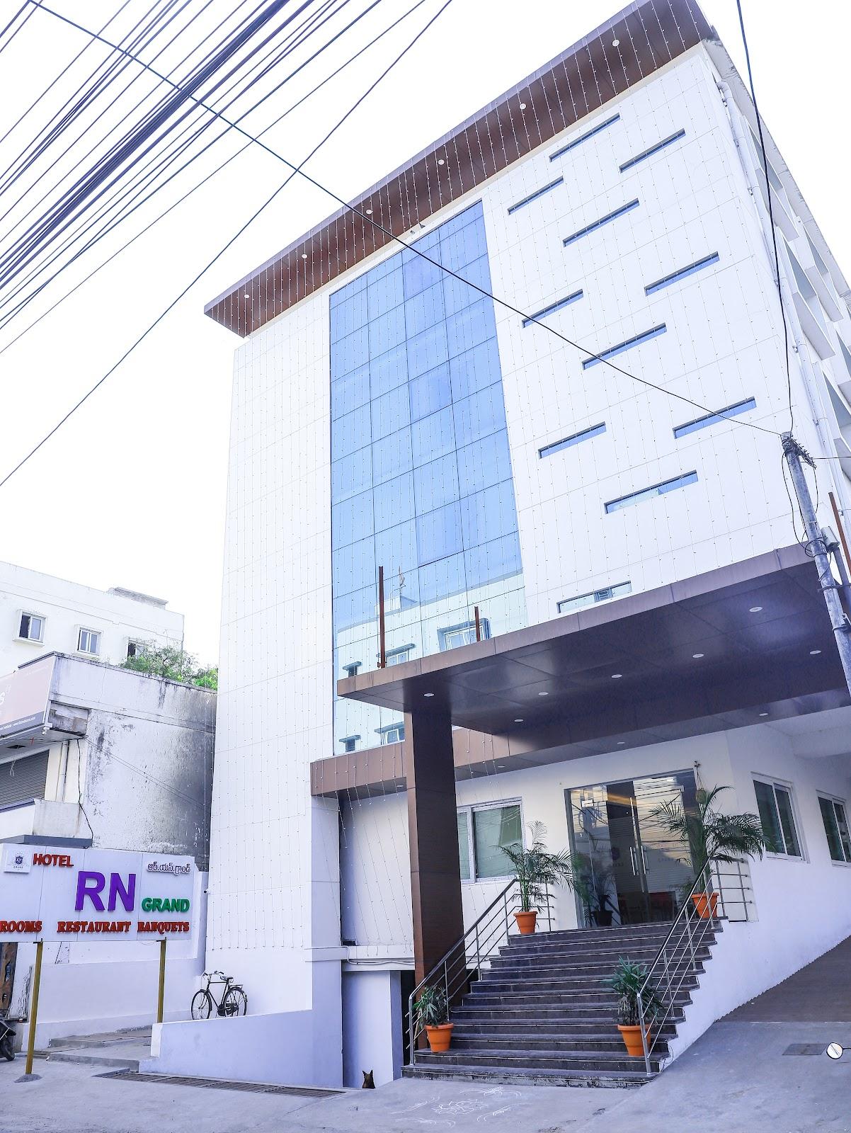 Hotel RN Grand – photo 1