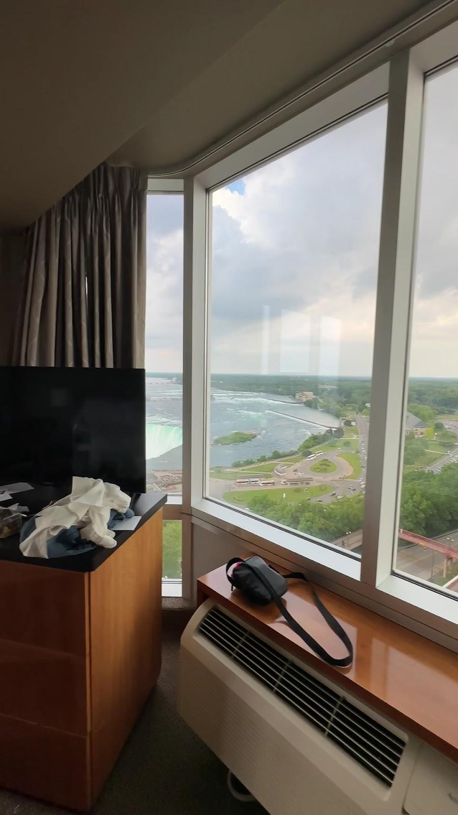 The Oakes Hotel Overlooking the Falls – photo 2