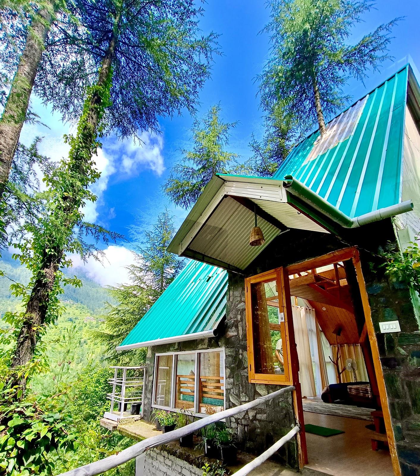 Jibhi Homestead cabin and Tree House