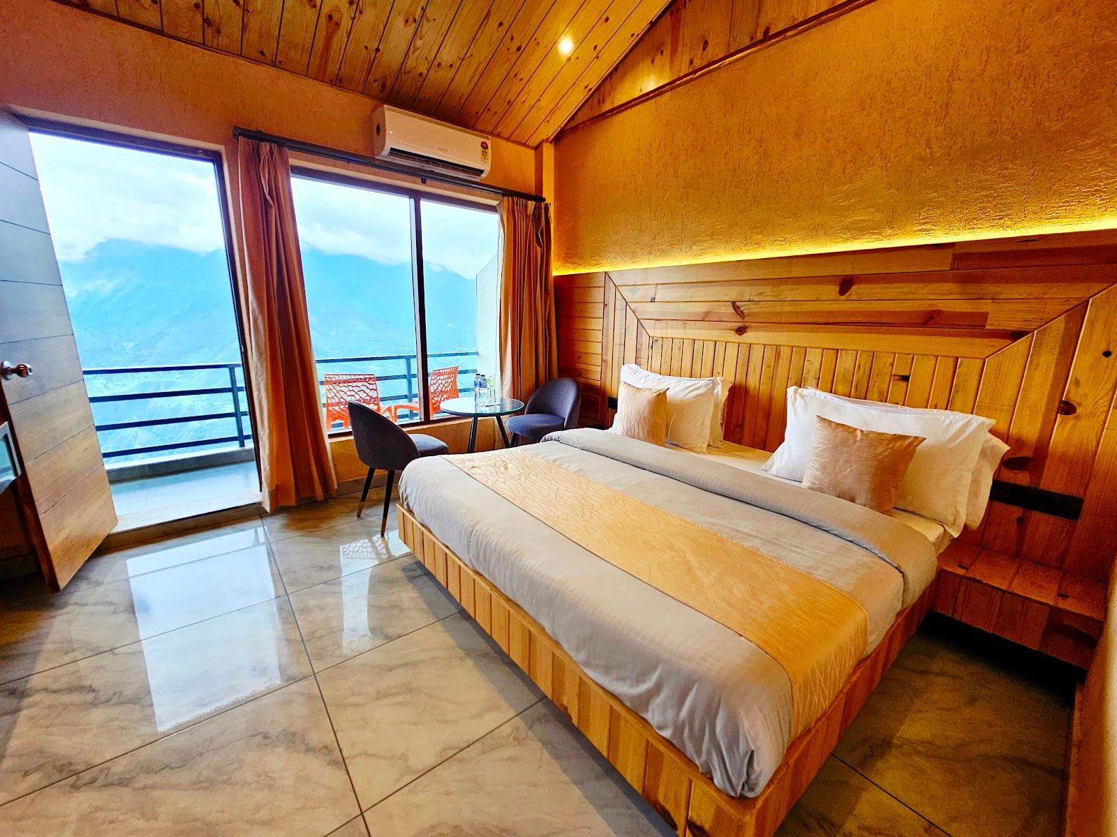 On the Edge- Hotel & Restaurant – photo 3