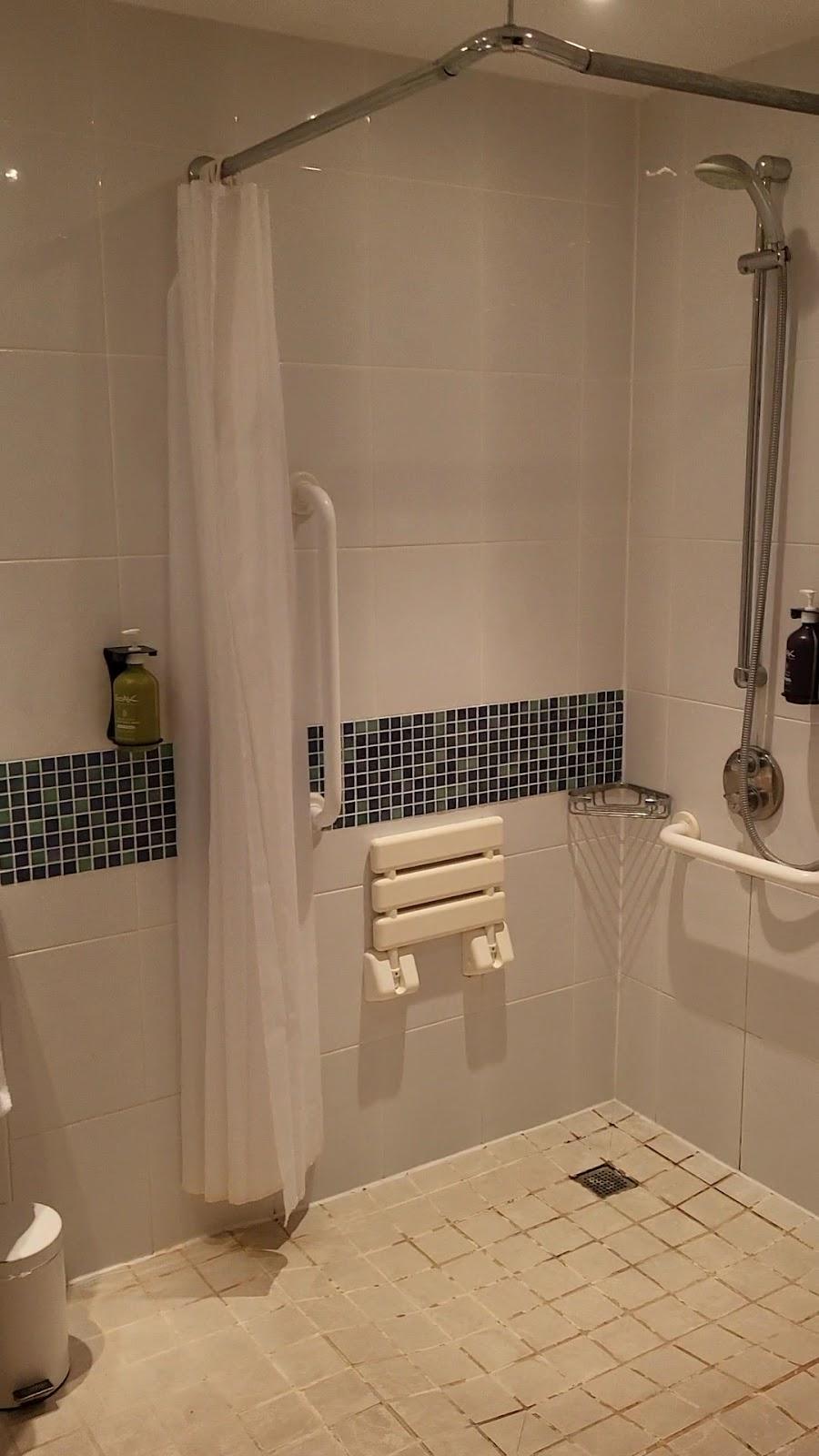 Holiday Inn Express London - Stansted Airport by IHG – photo 2