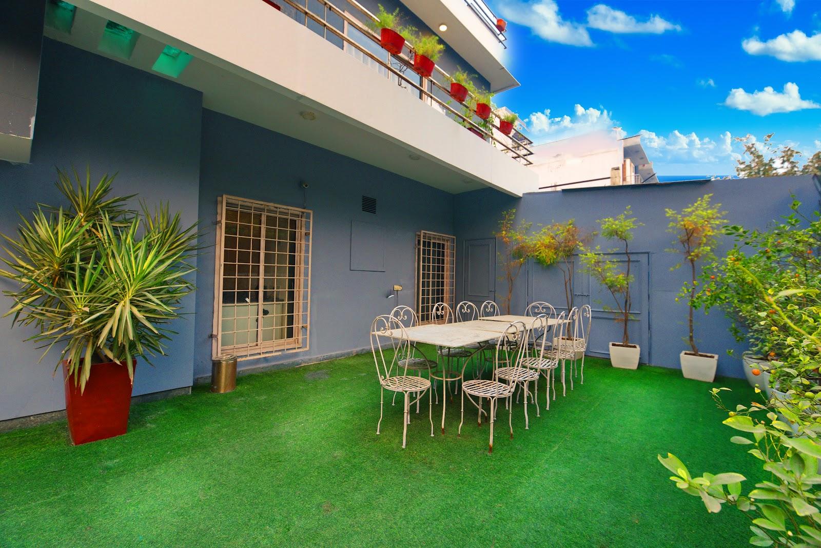 Divine Inn Couple Friendly Hotel near Sector 51 Metro Station – photo 4