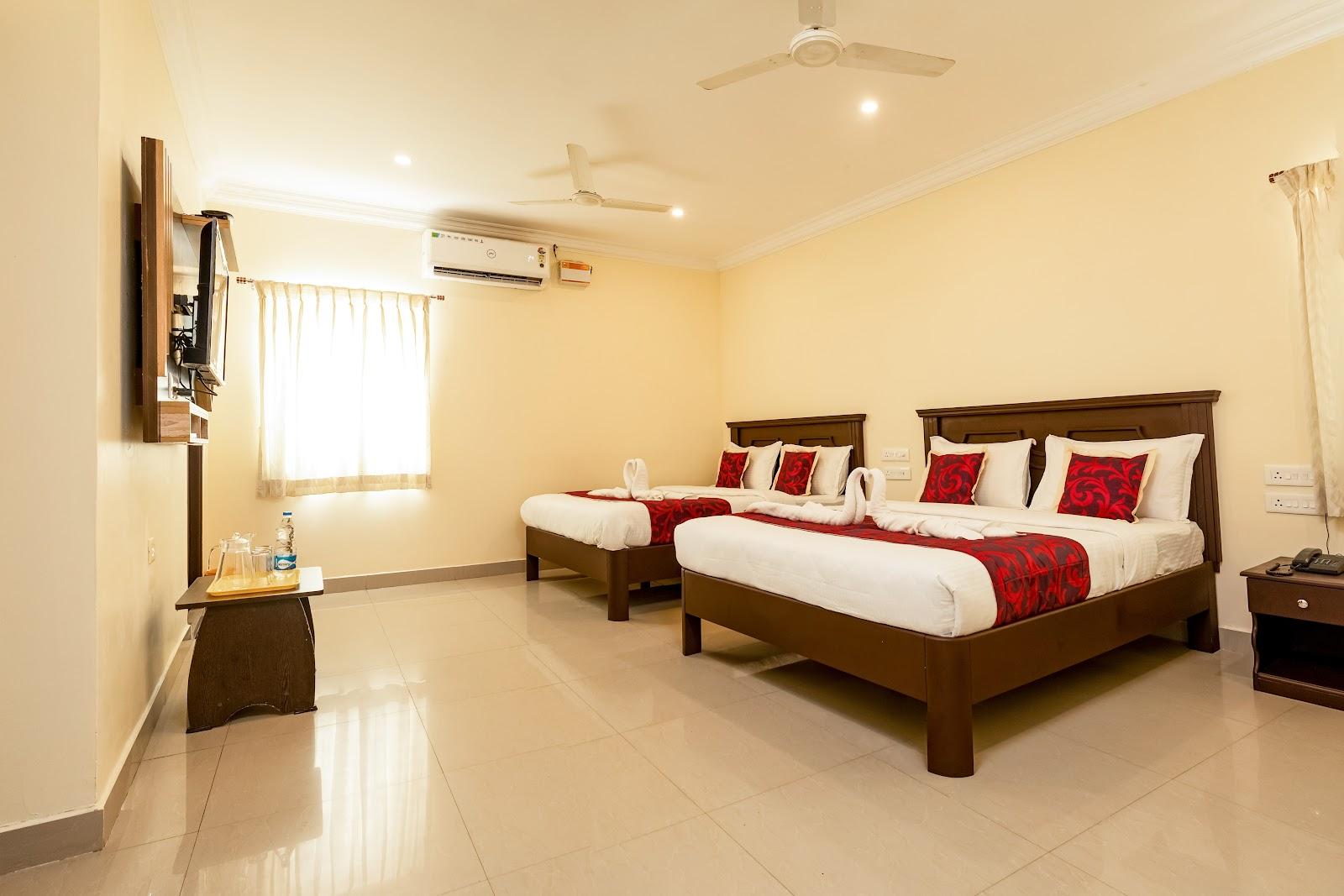 Hotel Strawberry Grand – photo 2