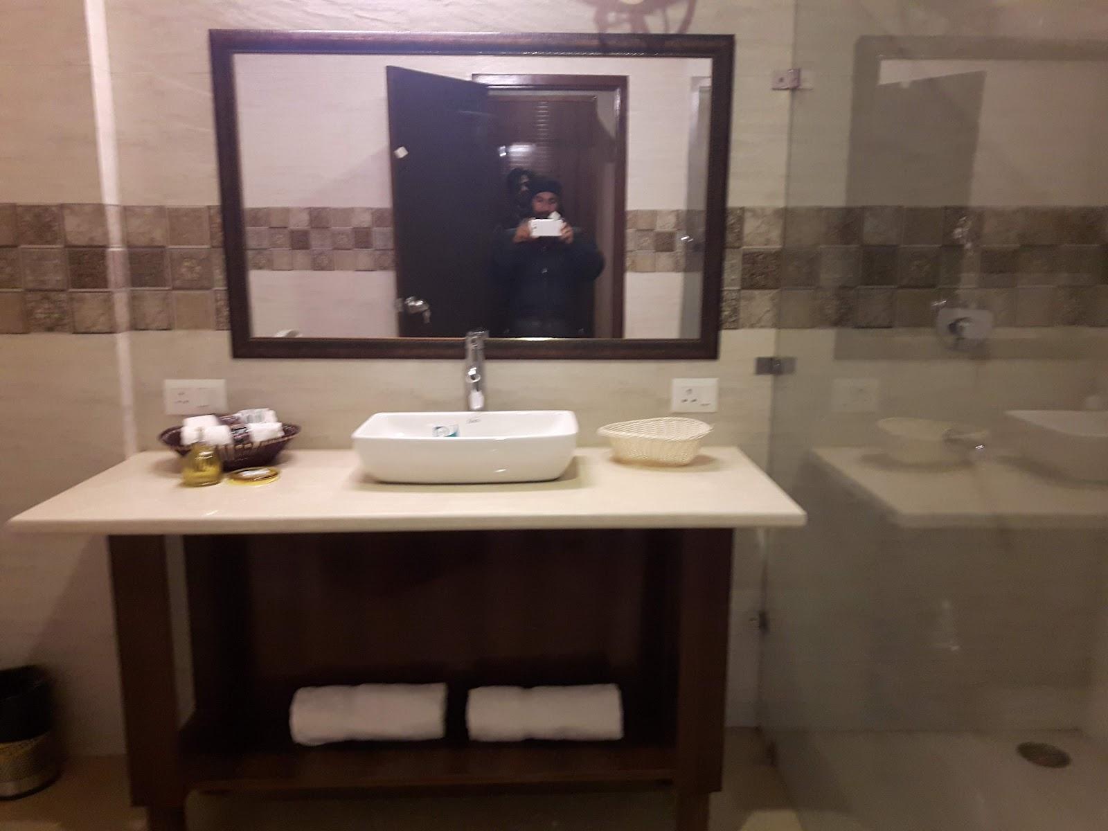 Maple Leaf Hotel – photo 3