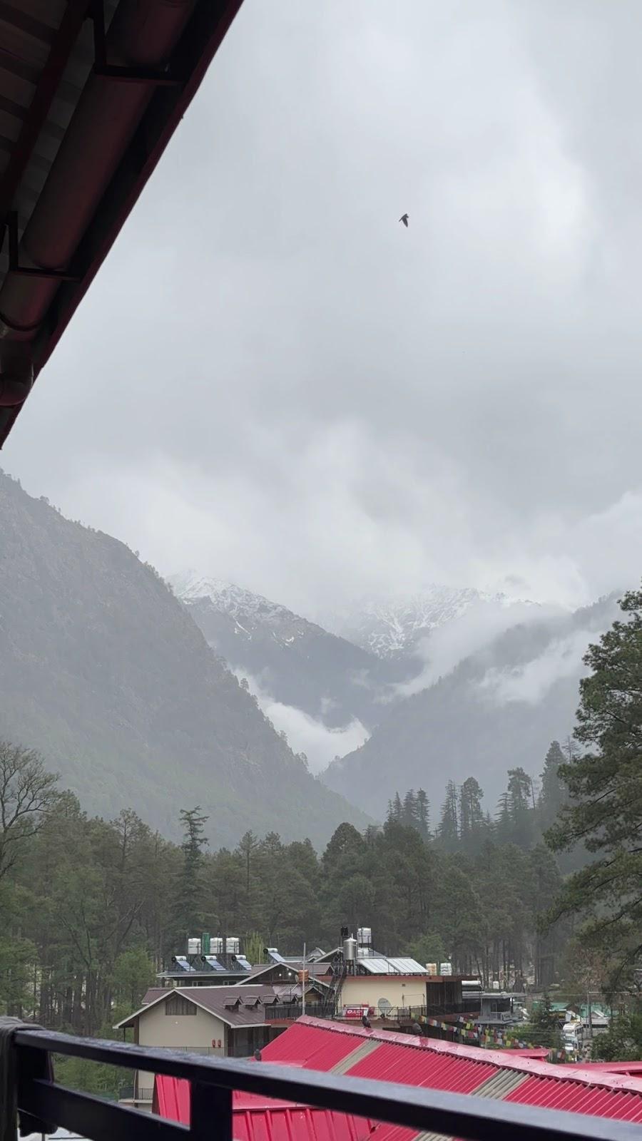 goSTOPS PLUS Kasol, Manikaran Road | Bar and Hostel – photo 2