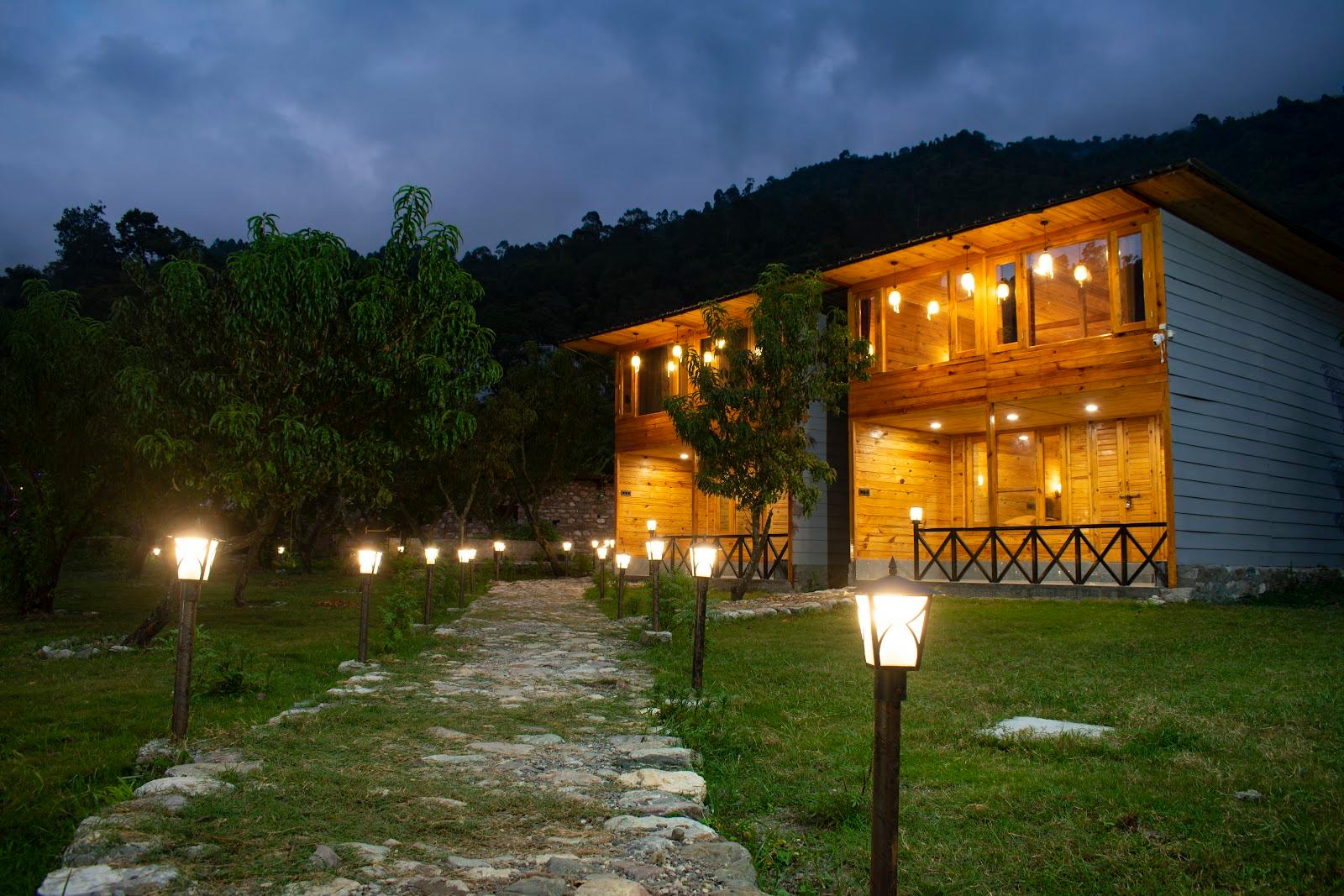 Cabana Riverside Resort - Kainchi Dham – photo 1