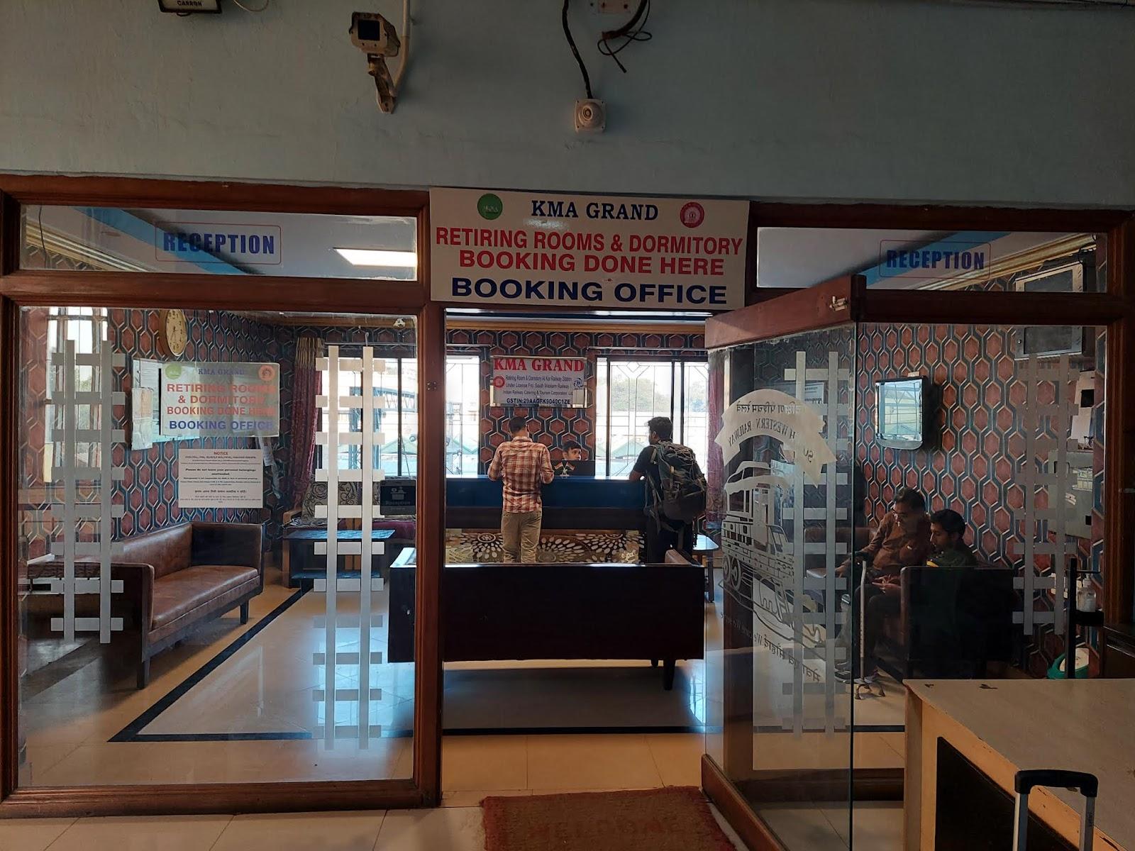 KSR Bangalore City Retiring Room & Dormitory KMA Grand – photo 1