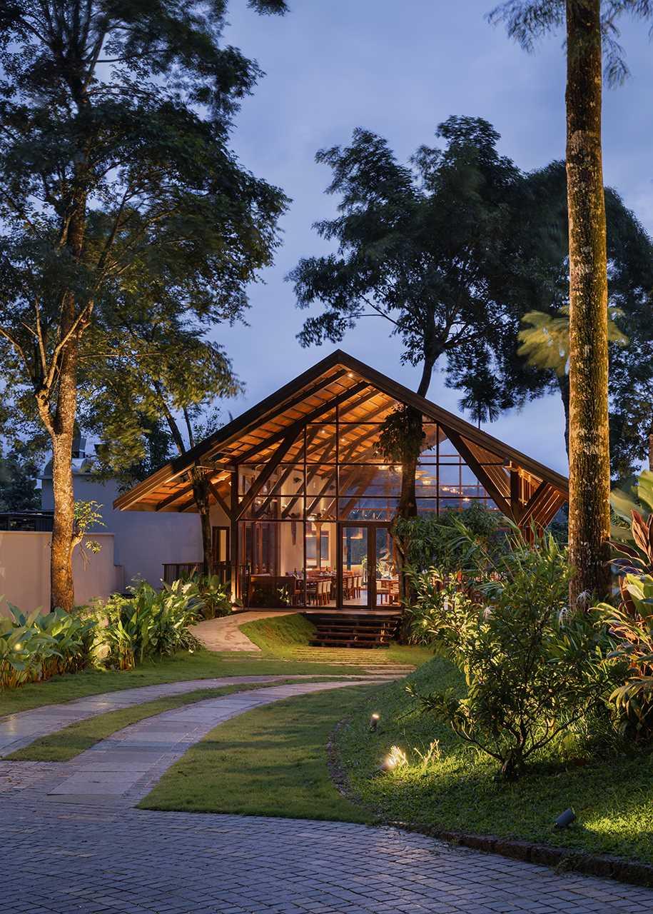 Sterling Lontano Waterfront - Wayanad