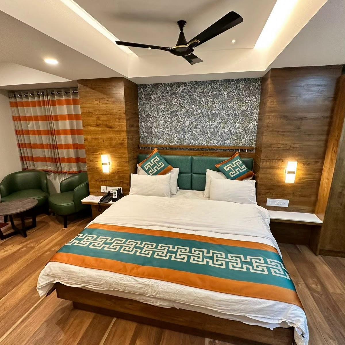 Hotel G R T Square