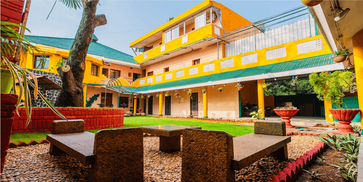 LA COURTYARD