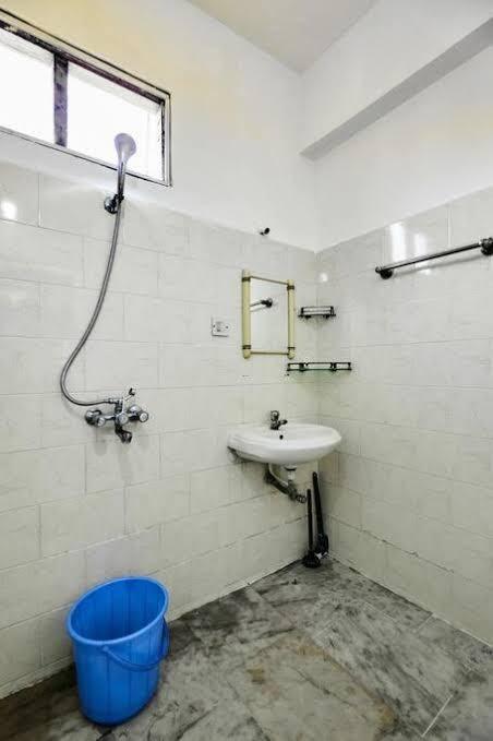 RoofTop-1BHK for Families only @HimayathNagar - One-Bedroom Apartment – photo 2