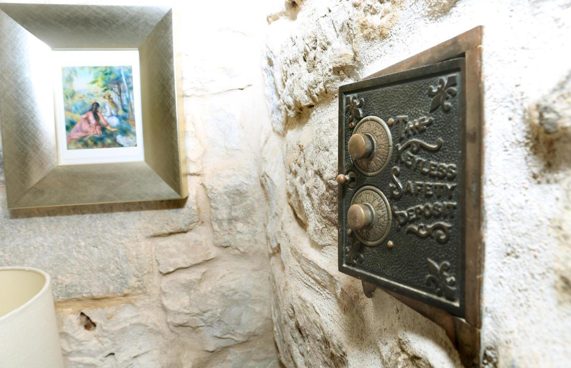 Palace wall residences – photo 2
