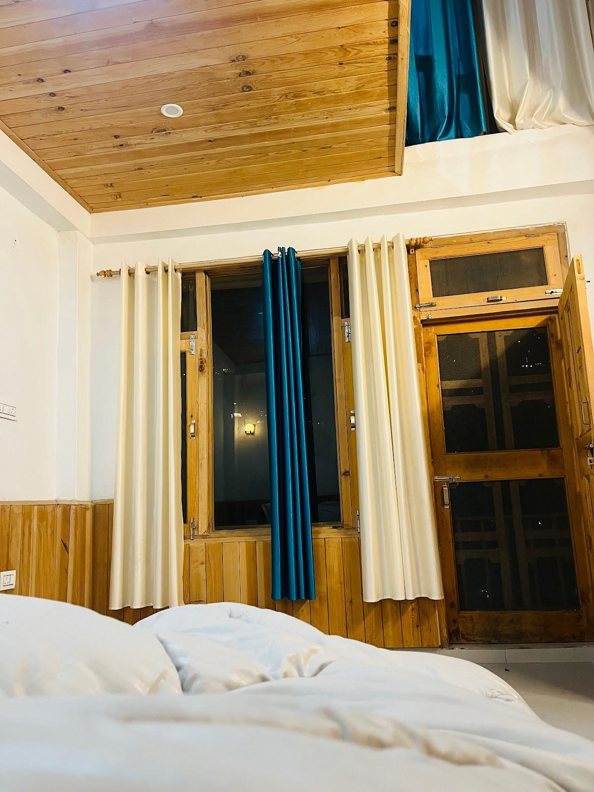 The Himalayan whisper retreat – photo 3