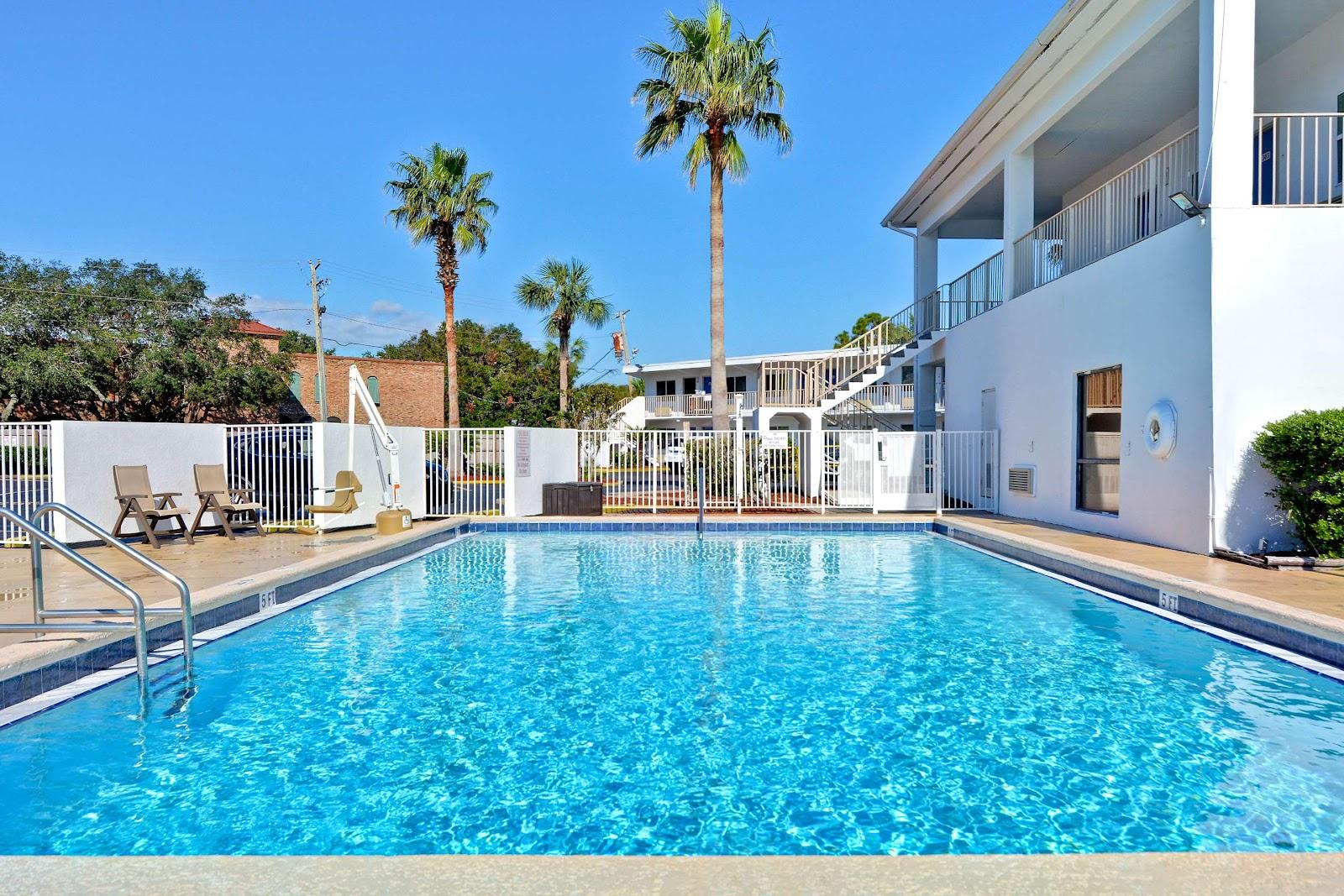 Motel 6 Destin, FL – photo 1