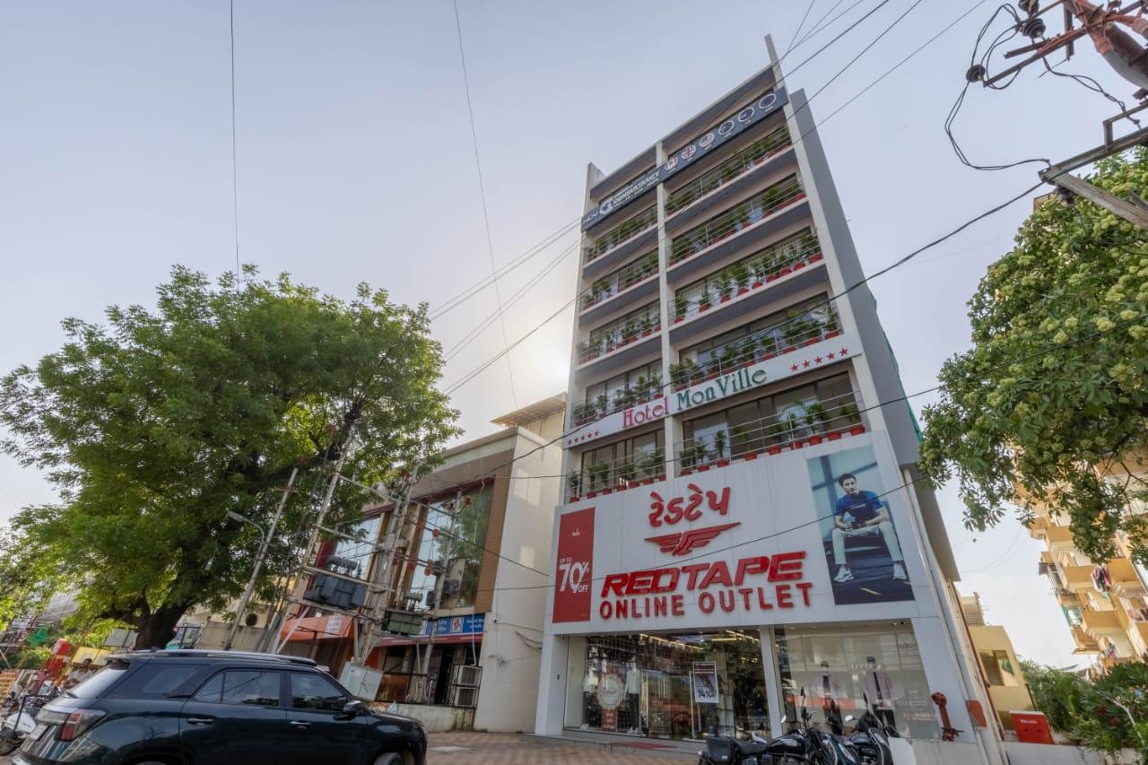 Hotel Monville Akota – photo 1