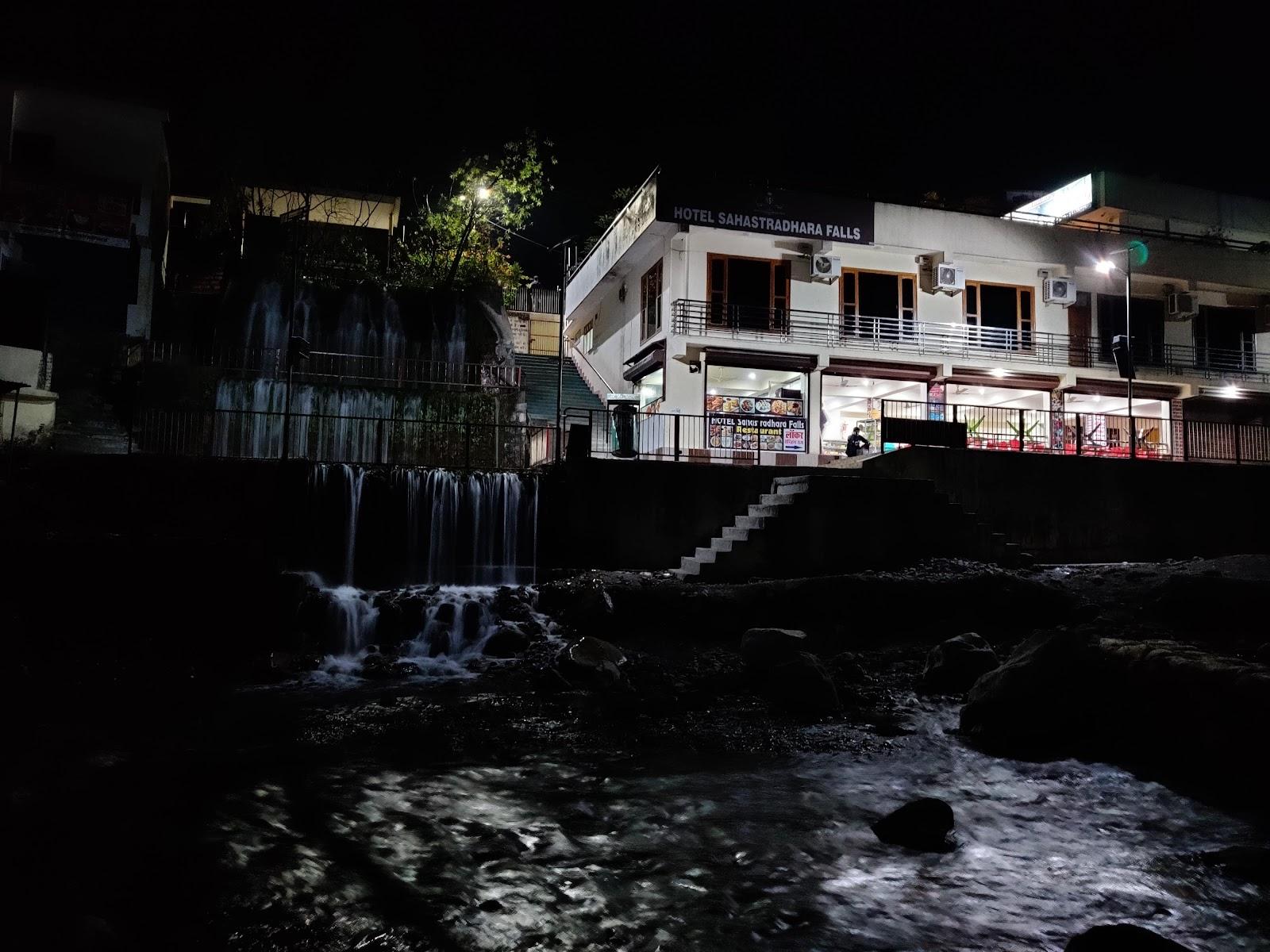 Hotel Sahastradhara falls – photo 4