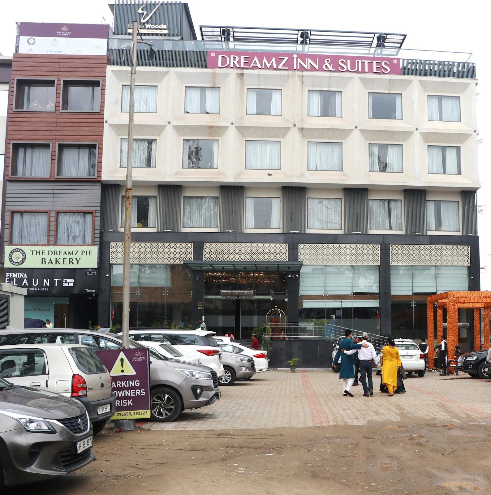 HOTEL DREAMZ INN & SUITES