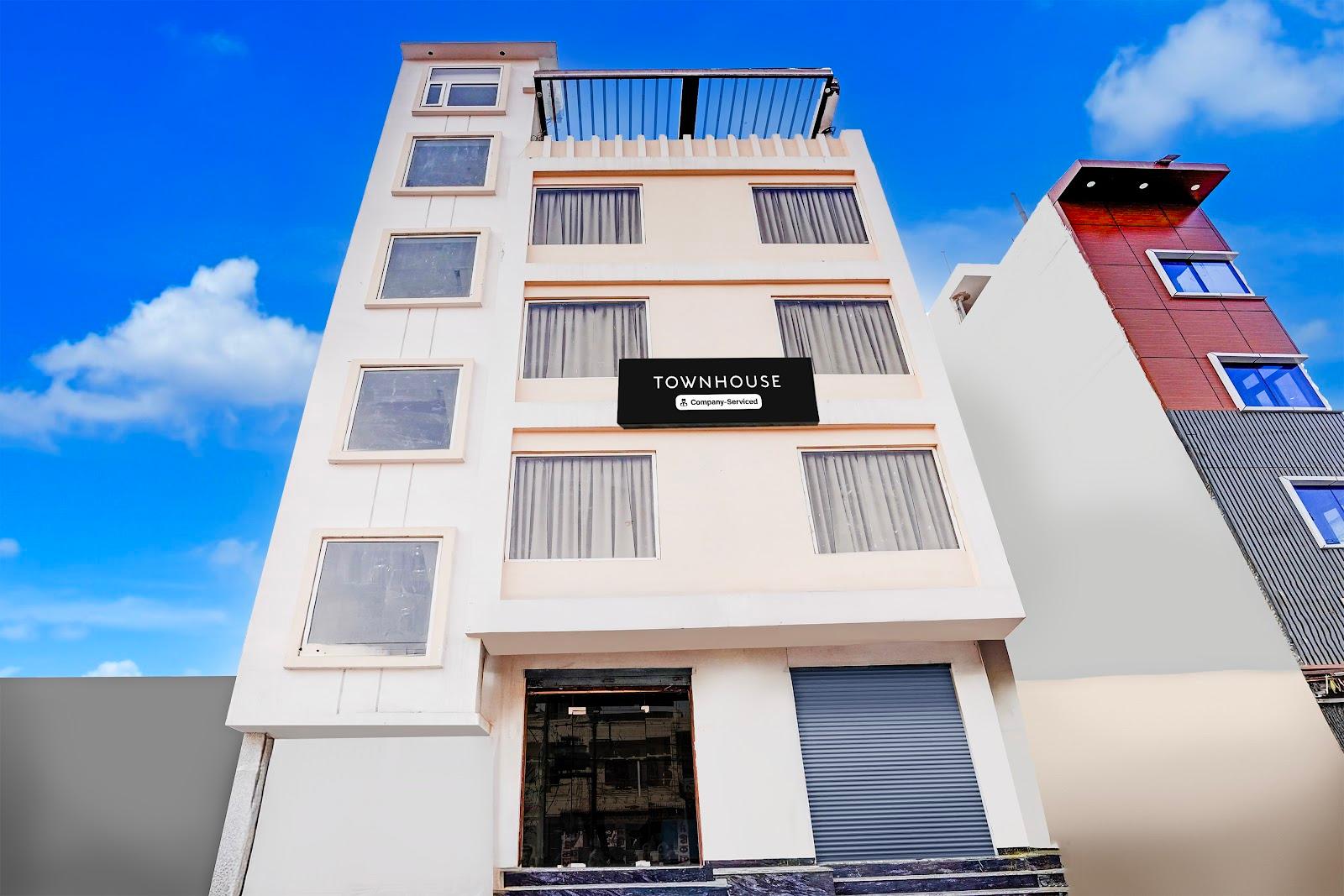 Super Townhouse Lahartara Railway Bridge Near Bus Stop – photo 3